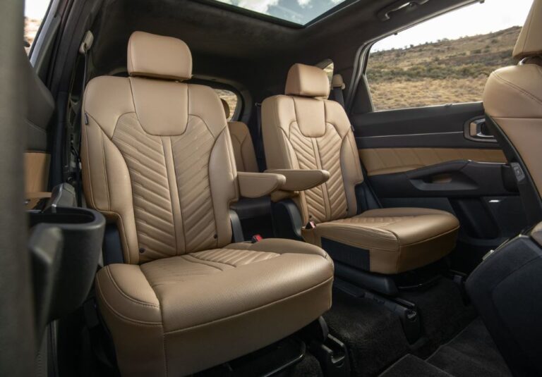 Kia Sorento Interior with captain Seat