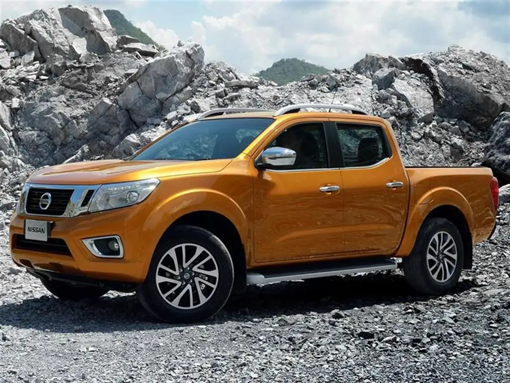 2020 Nissan Frontier Yellow Color Trims