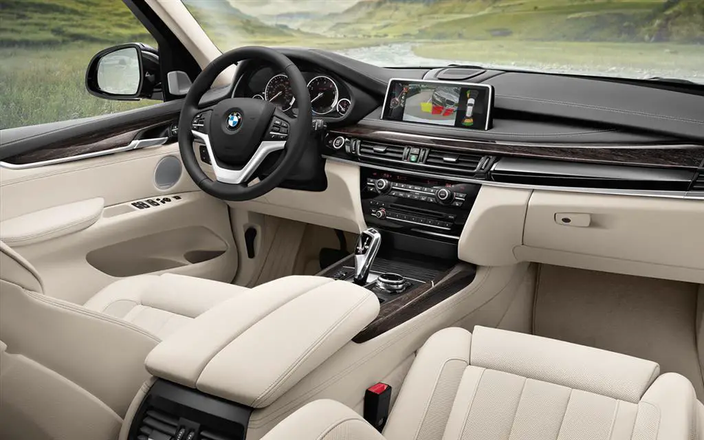 Audi Q8 Vs Bmw X5 2019 Which One Better Findtruecar Com