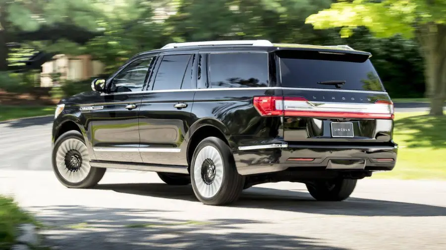 2020 Lincoln Navigator V8 Engine Performance