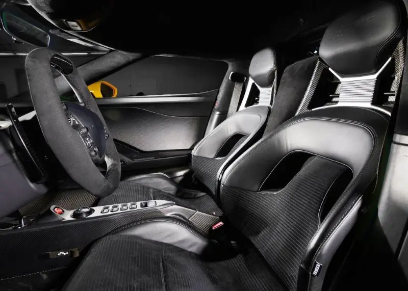 2020 Ford GT Inside