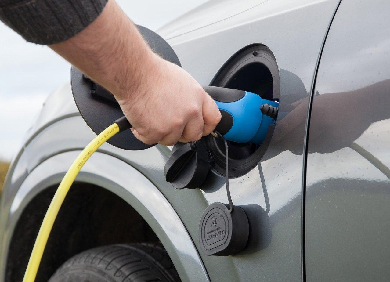 2020 Volvo XC60 Hybrid Battery Range