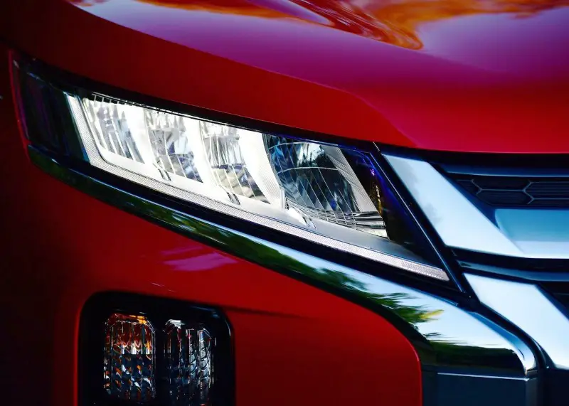 2021 Mitsubishi Outlander Changes Exterior Front angle Headlamps