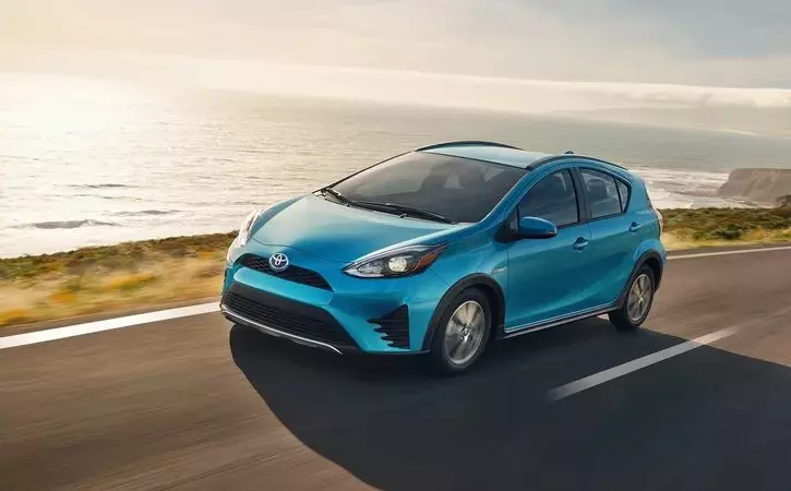 Toyota Prius C Pictures