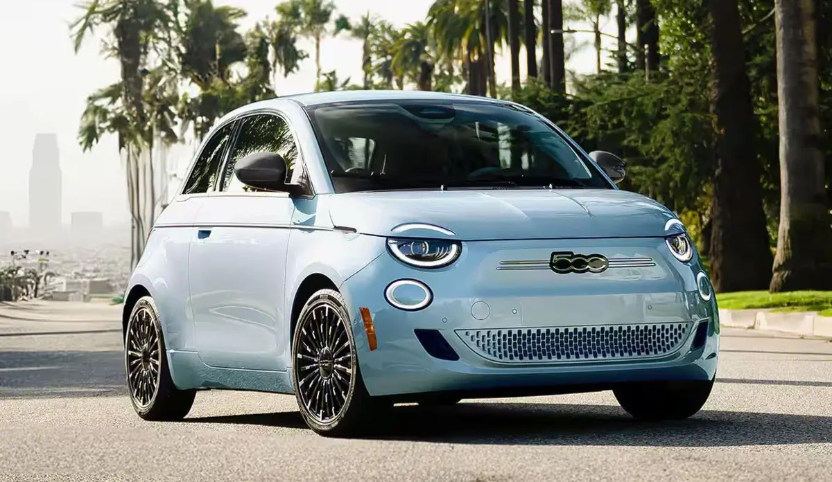 Cute and Girly Fiat 500e