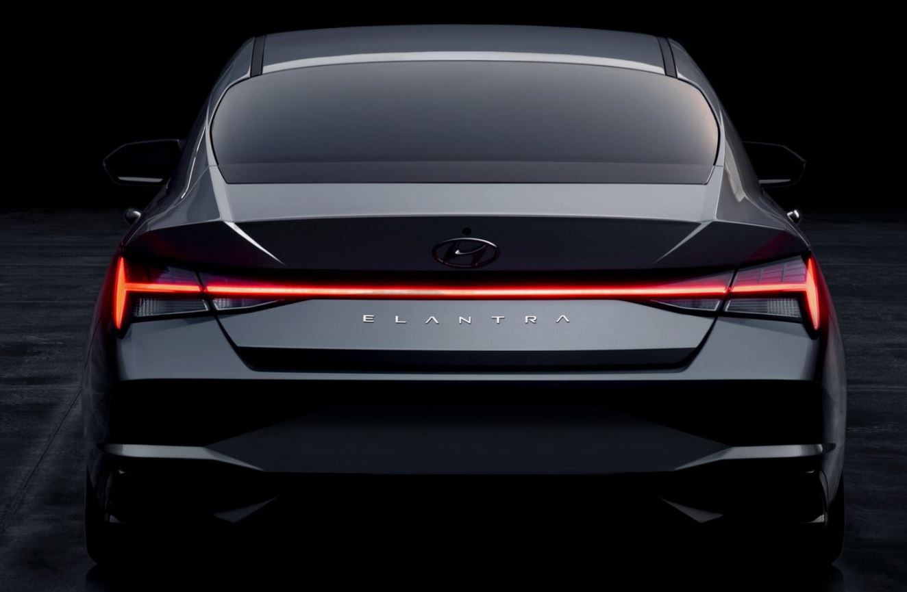 Hyundai Elantra Tail Light Bar Horizontal